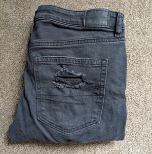 American Eagle Ripped Skinny Jeans Size 6